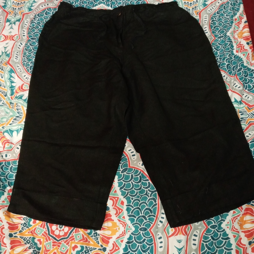 Black capris 14/16